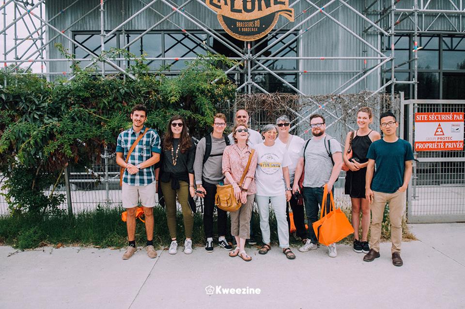 Photo de groupe des blogueurs testeurs influenceurs du Bordeaux Beer Tour