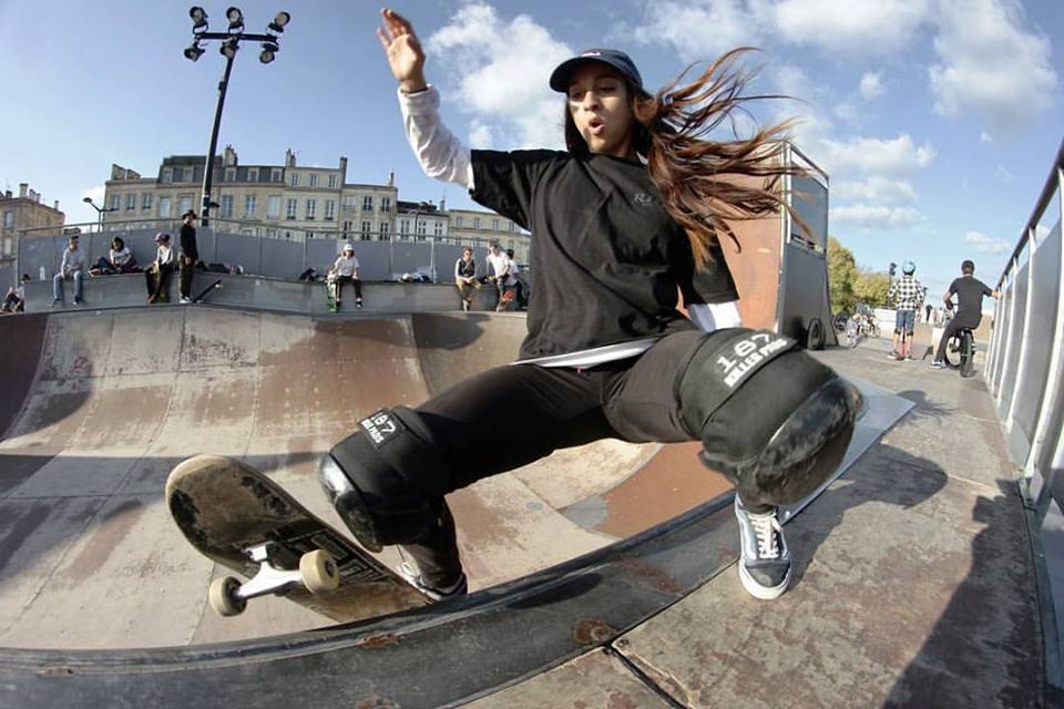 Une championne au skate park des Chartrons